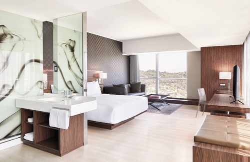 Providencia Hotel | AC Hotel by Marriott® Santiago Cenco Costanera