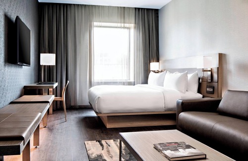 Downtown Hotel | AC Hotel by Marriott Grand Rapids Downtown