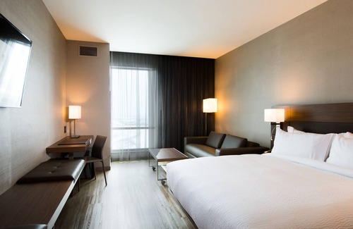 Wetherington Hotel | AC Hotel by Marriott Cincinnati at Liberty Center