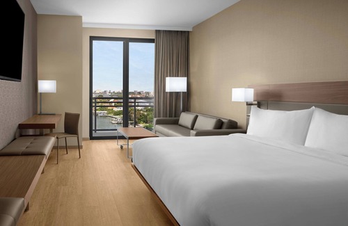 Clearwater Beach Hotel | AC Hotel Clearwater Beach