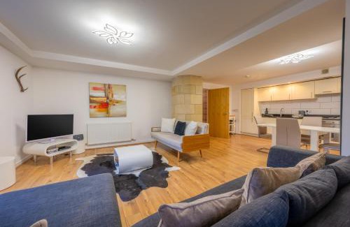 Fort Augustus Apartment | AC19 Lower North Aisle - Luxury Self Catering 2 Bedroom Apartment