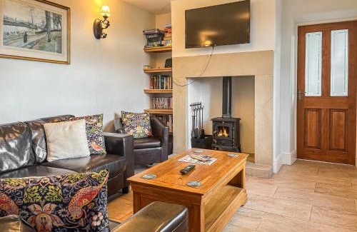 Matlock House | Acacia Cottage