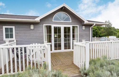 Hundall House | Acacia Lodge