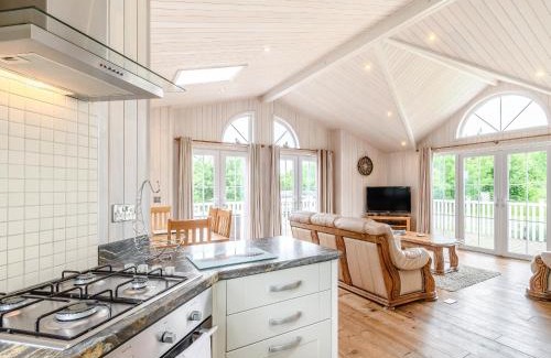 Hundall House | Acacia Lodge