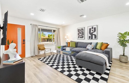 Racquet Club South House | Acacia Retreat by Rather Be Properties