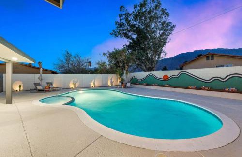 Racquet Club South House | Acacia Retreat by Rather Be Properties