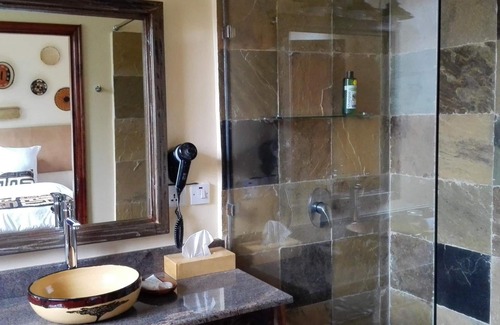 Langata Hotel | Acacia Tree Lodge