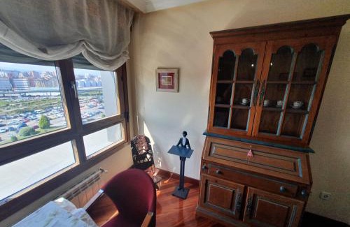 Distrito Oeste Apartment | Acacias - Piso amplio en Playa de Poniente para 6 personas con garaje - VUT-2654-AS