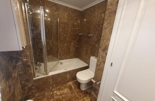 Distrito Oeste Apartment | Acacias - Piso amplio en Playa de Poniente para 6 personas con garaje - VUT-2654-AS