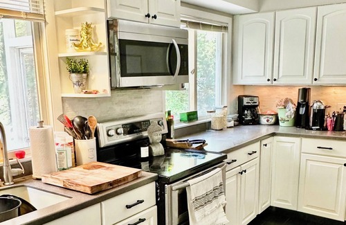 New Milford House | Academic rental 2024-2025