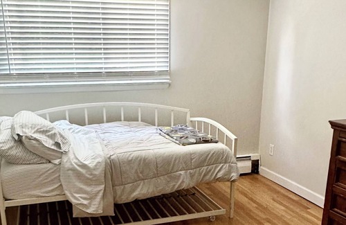 New Milford House | Academic rental 2024-2025