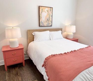 Lafayette Apartment | Acadiana Gem King Bd Fast Wi-Fi