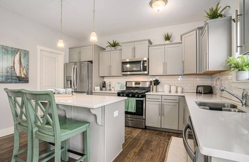 Miami Park House | Access to private association beach. Sleeps 10.