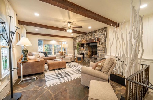Myerstown House | Accessible with Pool and Hot Tub, Family Stay