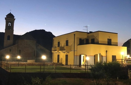 Finale Ligure Villa | Accogliente Appartamento in Villa 62mq, Grande Giardino Privato, Animali Ammessi