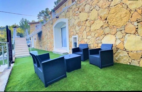 Le Cannet-des-Maures Apartment | Accommodation with swimming pool