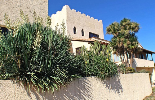 Banyuls-dels-Aspres House | Accommodation with SEA AND MOUNTAIN VIEW, roof terrace, swimming pool and SPA.