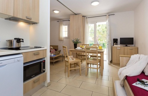 Solaro Apartment | Accommodation in Solenzara, air conditioning, balcony, pool, near the beach, T6