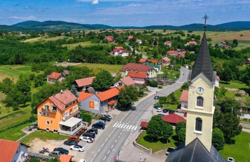Dreznik Grad House | Accommodation "Old Town Drežnik"