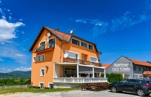 Dreznik Grad House | Accommodation "Old Town Drežnik"