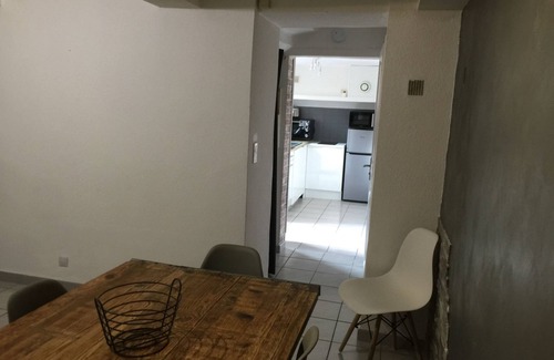 Vedene Apartment | Accommodation on PATIO, ground floor, WIFI, Vedene