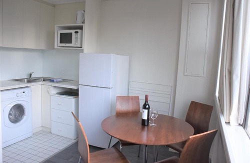 Darlinghurst Apartment | Accommodation Sydney CBD - Hyde Park Plaza Park View 38 College Street Studio Apartment