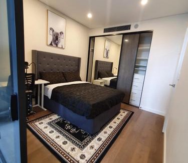 Lidcombe Apartment | Accor Stadium Luxury - 3 Bed 2 Baths, sleeps 6, Pool, Parking if available- NO PARTIES