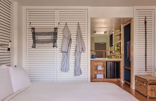 Palm Springs Hotel | Ace Hotel and Swim Club