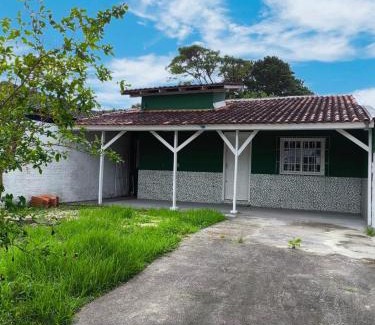 Pedrita House | Aceita pet, próximo ao aeroporto e praia do campeche