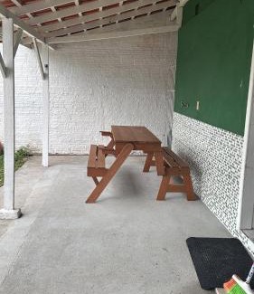 Pedrita House | Aceita pet, próximo ao aeroporto e praia do campeche