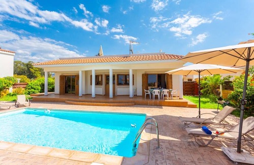 Polis Villa | Achilles Beach Villa: Large Private Pool, Walk to Beach, Sea Views, A/C, WiFi