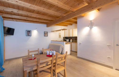 Fasnia Apartment | Acogedor Apartamento Artístico con Estilo Único para 2 Personas