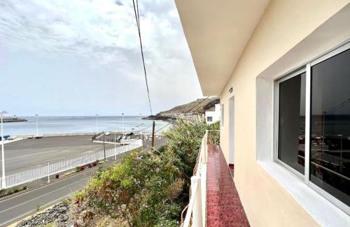 Puerto de la Estaca Apartment | Acogedor Apartamento con Terraza y Vistas Panorámicas al Mar Puerto Estaca