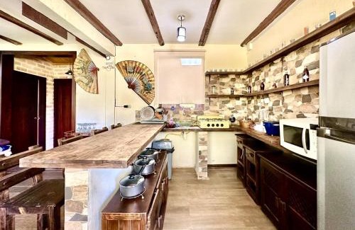 Cuenca House | Acogedora cabaña de 2hab, 2bañ y BBQ, garajes, WiFi