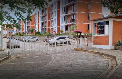 Anapoima House | Acogedora y amplia casa en Anapoima con piscina en condominio cerrado - hasta 8 personas