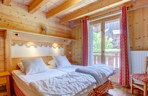 Les Prodains Apartment | Aconits - Duplex 15ppl close to Prodains cable car