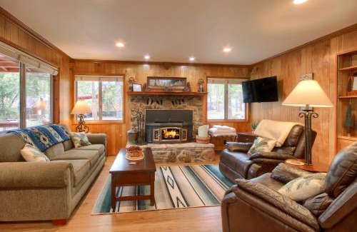 North Wawona House | Acorn Alley Inside Yosemite - Dog Friendly w/Hot tub, Fire pit, EV Charger