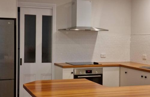 Mansfield House | Acorn Cottage