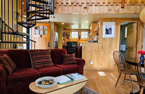 Bar Harbor Cottage | Acorn Cottage - in the village of Bar Harbor, walk or bike to ANP and the downtown village