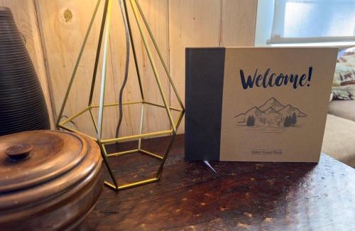 The Village House | Acorn Cottage - Super cute cozy cabin in a great within walking distance to The Village