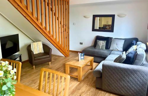Liverton House | Acorn Lodge