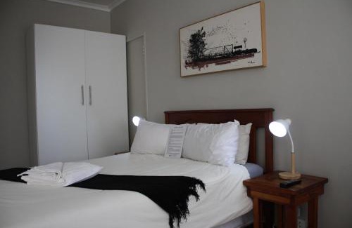 Potchefstroom Cabin | Acorn Lodge & SKYDECK