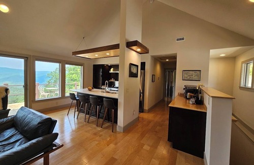 Ferguson Cabin | Acorn Ridge Cabin near Boone-Romantic Cabin Just for Two with Breathtaking Views