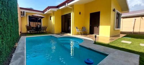 Jaco House | Acosta Leona Beach House en Punta Leona