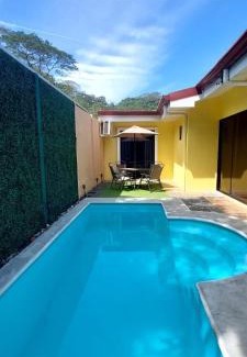 Jaco House | Acosta Leona Beach House en Punta Leona
