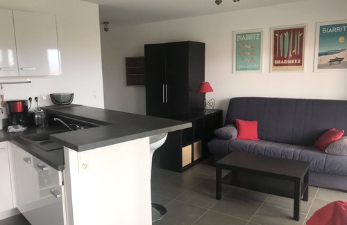 Kokotia Apartment | Acotz, near Guéthary: Magnificent studio with ocean view and beach on foot.