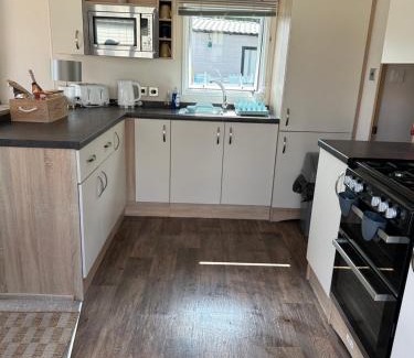 Tattershall House | Acres Corner Retreat Inc Hot tub at Tattershall Lakes Country Park
