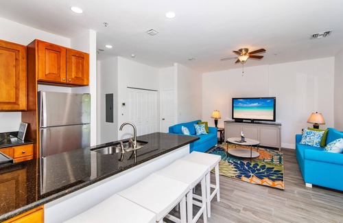 Seven Mile Beach Condo | Across from 7mile Beach - Near Palm Heights Hotel and Ritz Carlton