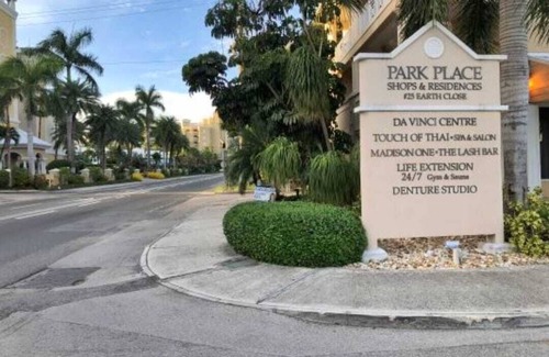 Seven Mile Beach Condo | Across from 7mile Beach - Near Palm Heights Hotel and Ritz Carlton