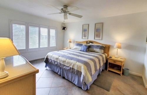 South Island Condo | Across from Beach - Elevator - Communal Pool & Spa - Santa Maria Harbour Resort